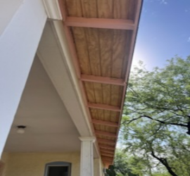 Open soffit with no facia.